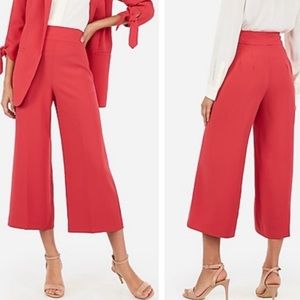 Express Coral Cropped Pants NWOT